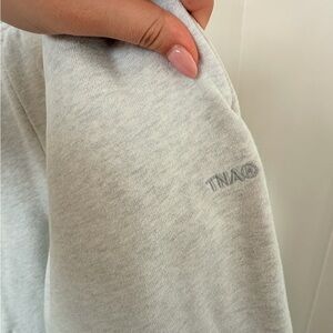 TNA Cream Sweatfleece Boyfriend Fit